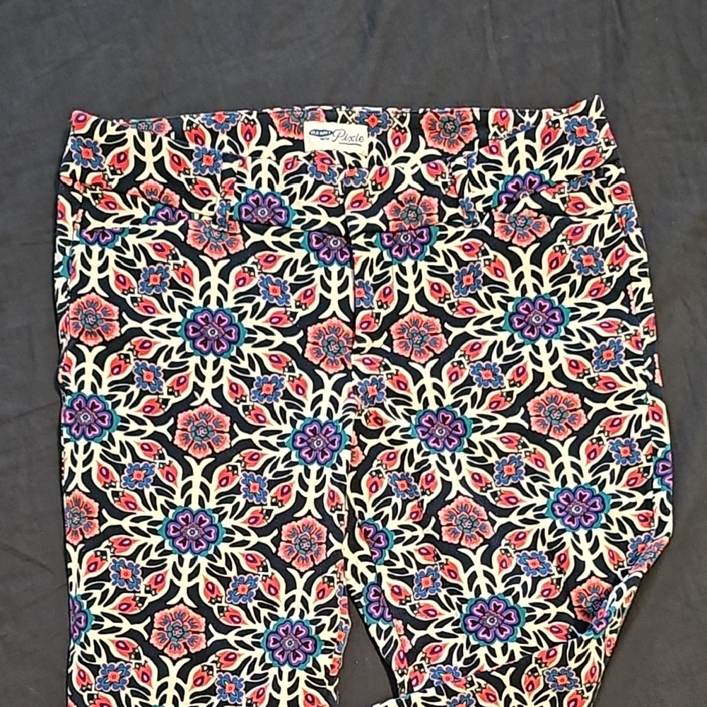 Old Navy Pixie Floral 6 Like New